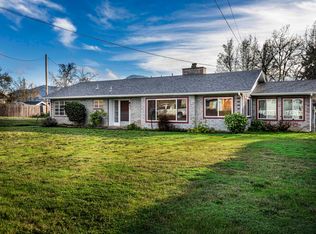 1215 NE A St, Grants Pass, OR 97526