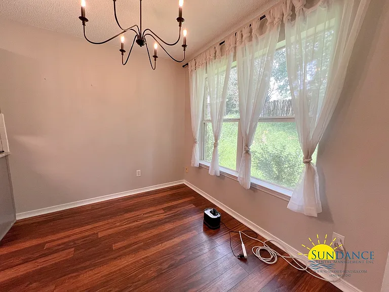 1252 Northview Dr — Photo 3