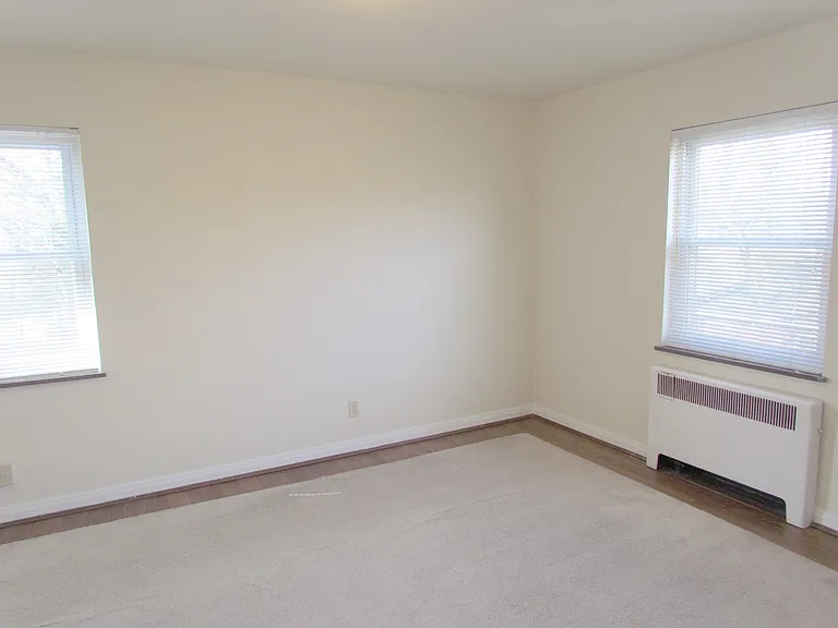3921 Saint James Ave #1 — Photo 2