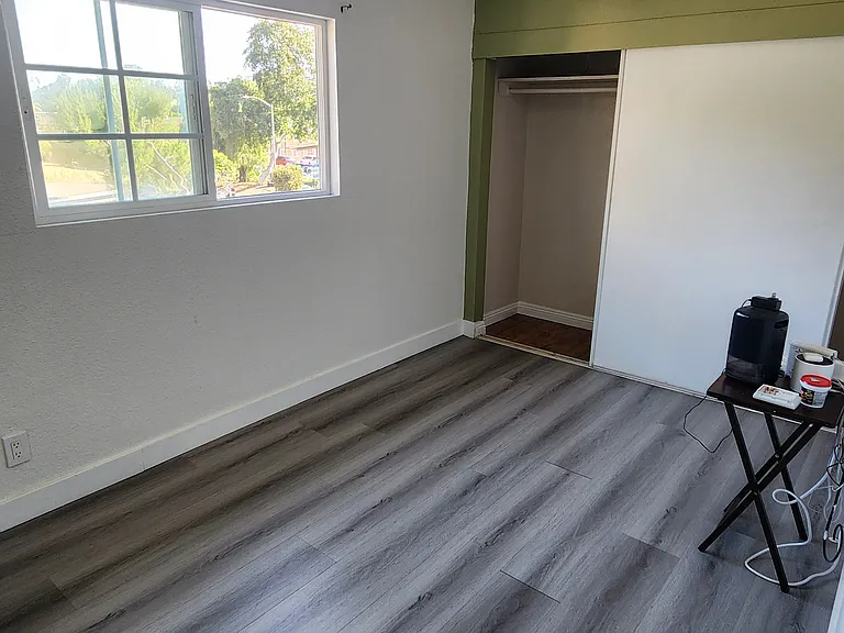 3765 Winona Ave — Photo 11