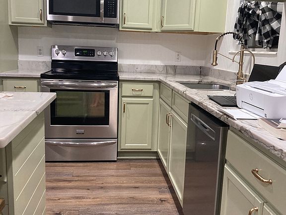 2nd image of 1006 Rocky Bayou Dr