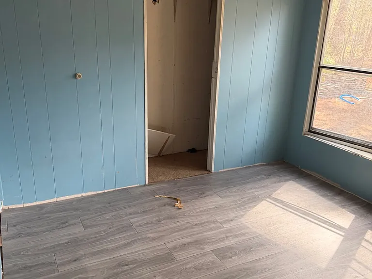 450 Old Castle St — Photo 18
