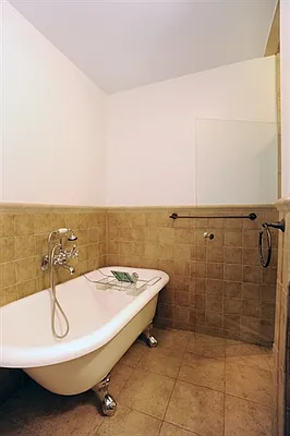 Sold by Citi Habitats | media 25