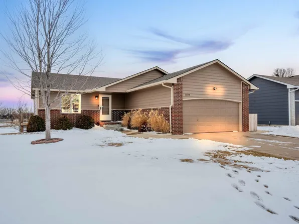 1509 N McRae Dr, Goddard, KS 67052