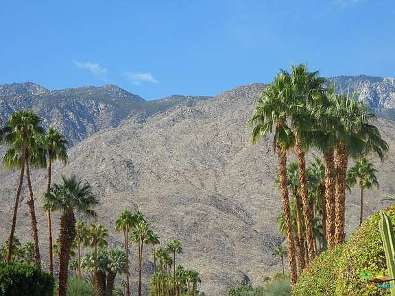 3rd image of 1244 E Sierra Way