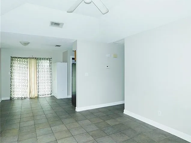 2 bed, 1.0 bath, 850 sqft, $1,250 — Photo 3
