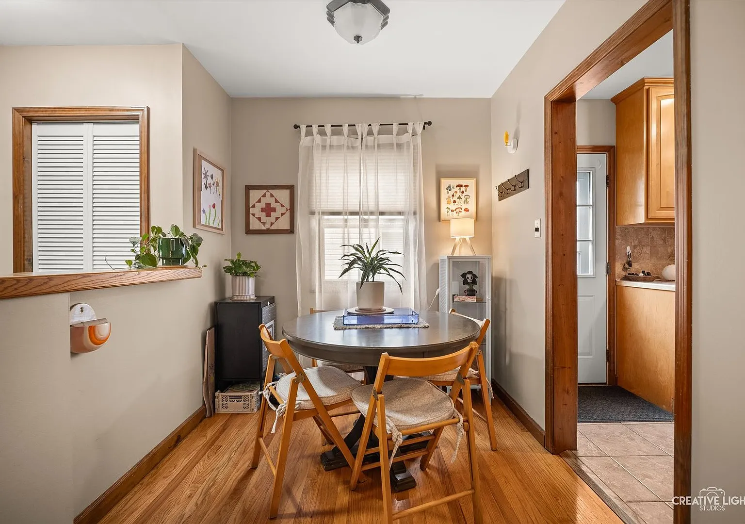 2 bed, 864 sqft, $2,200 — Photo 3