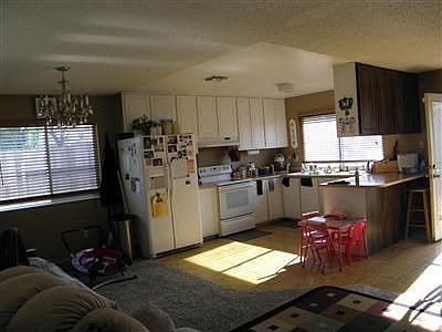 3rd image of 10212 Country Way