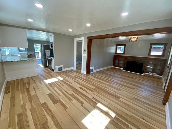 3rd image of 531 E Wilmington Ave