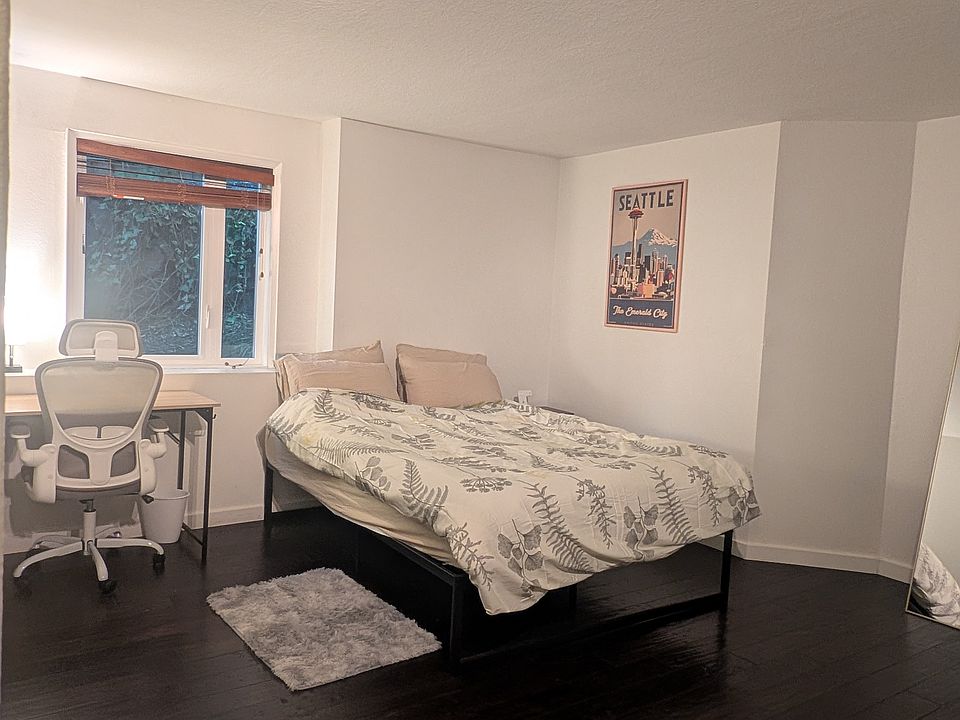 1st bedroom