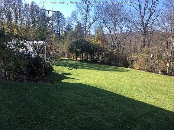 4th image of 214 Southern Woods Dr
