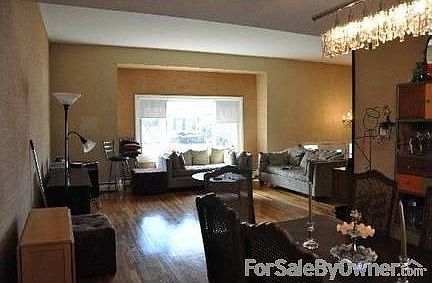 3rd image of 7 Gloria Dr