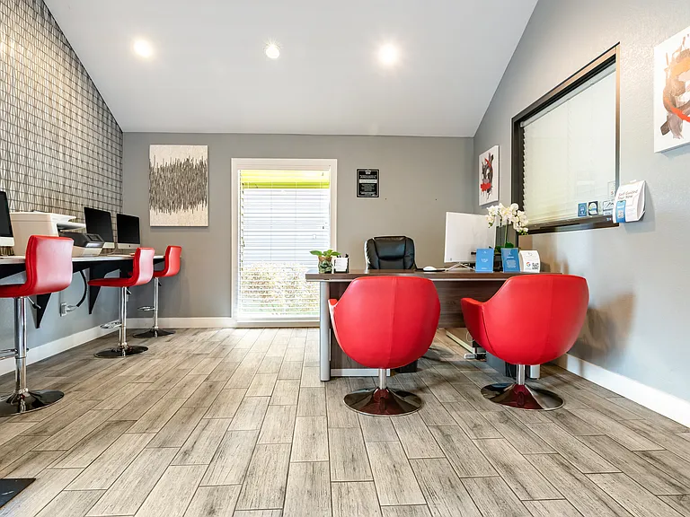 Grammercy Apartments — Photo 16