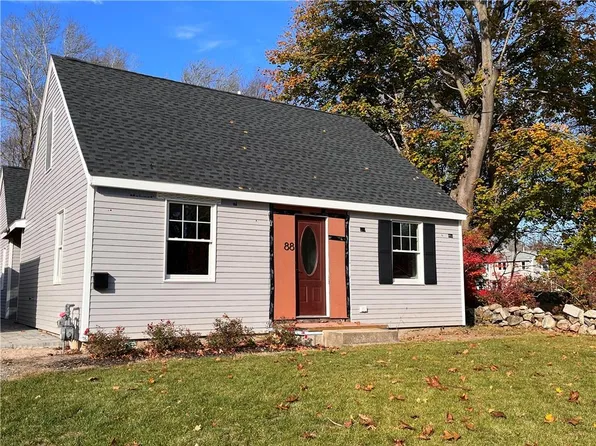 88 Wells St, Westerly, RI 02891