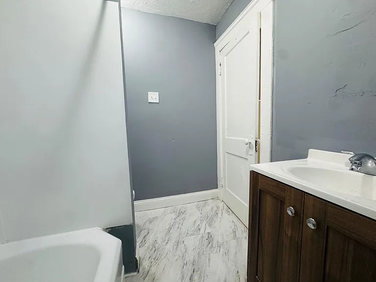10004 Mt Auburn Ave — Photo 16