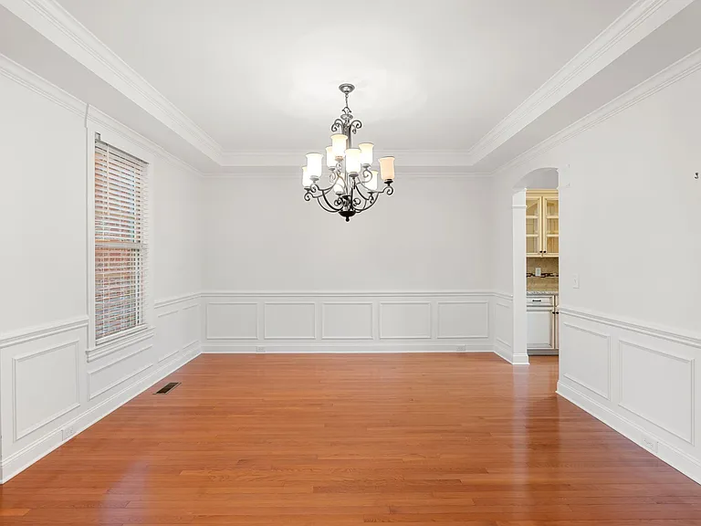 1610 Twin Square Way — Photo 7