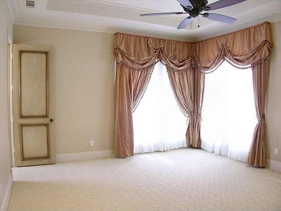3rd image of 5037 Charles Pl