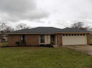 707 Valentine Ln, Longview, TX 75604