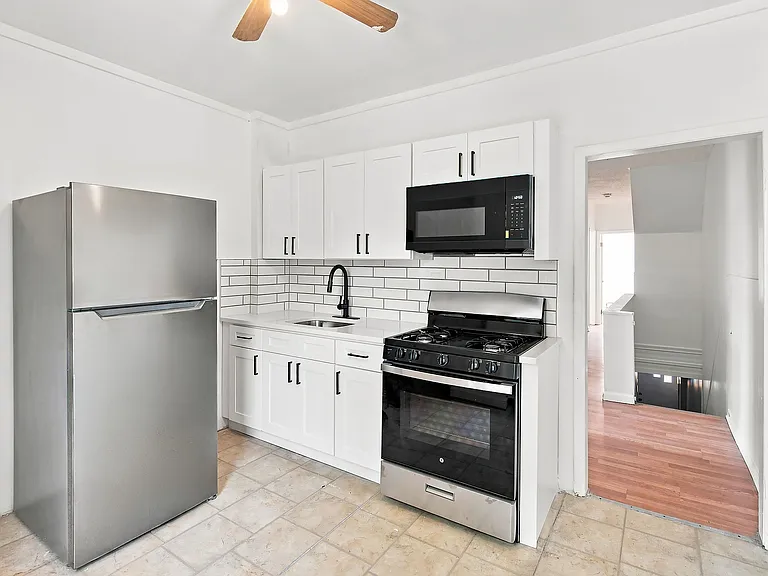 320 Hewitt St #2 — Photo 6