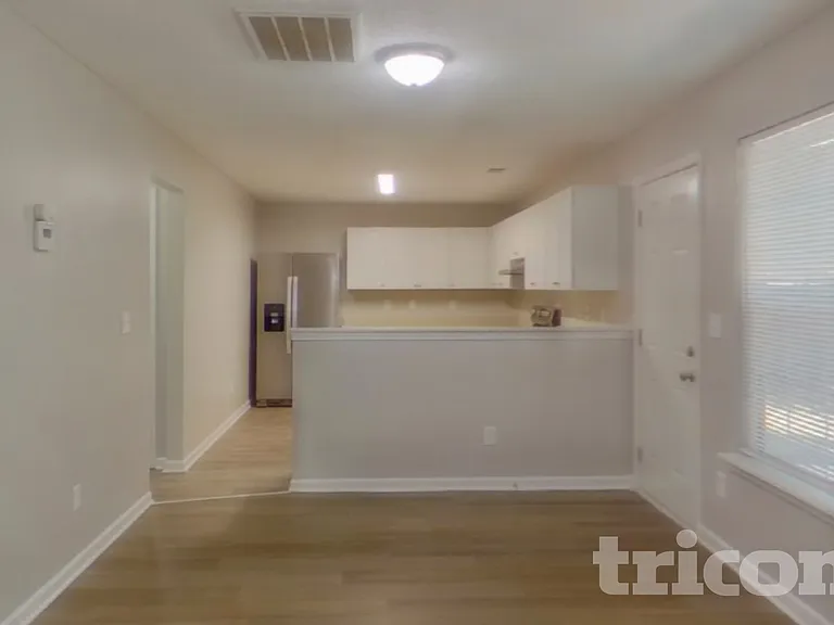 121 Eagle Pointe Dr — Photo 5