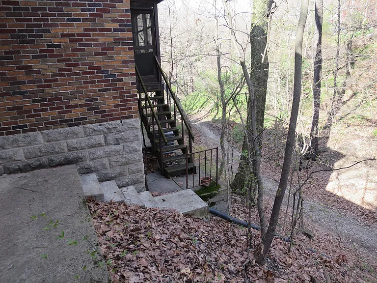 2686 Indianola Ave — Photo 16