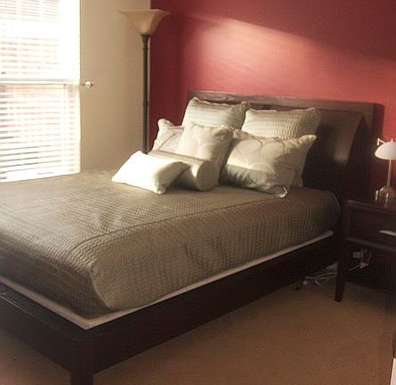 bedroom - fit queen or king