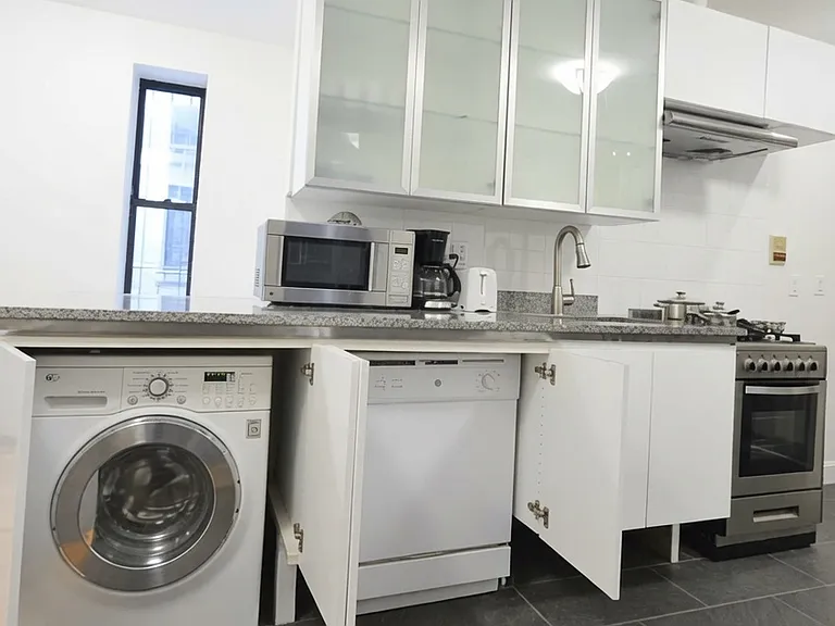 157 W 106th St #2D — Photo 4
