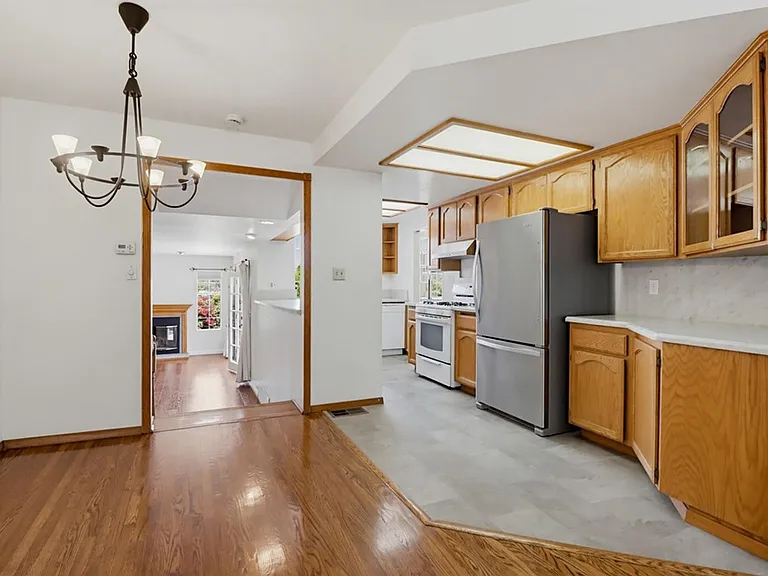 7134 Hybeth Dr — Photo 6