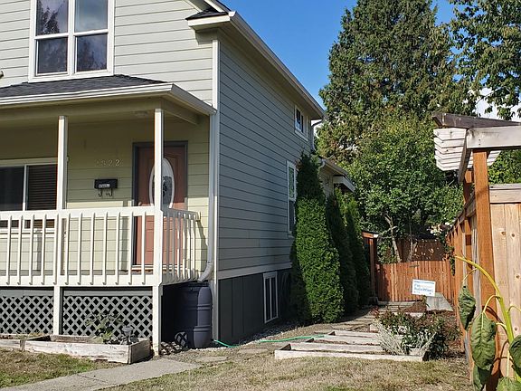 4th image of 2822 E Harrison St