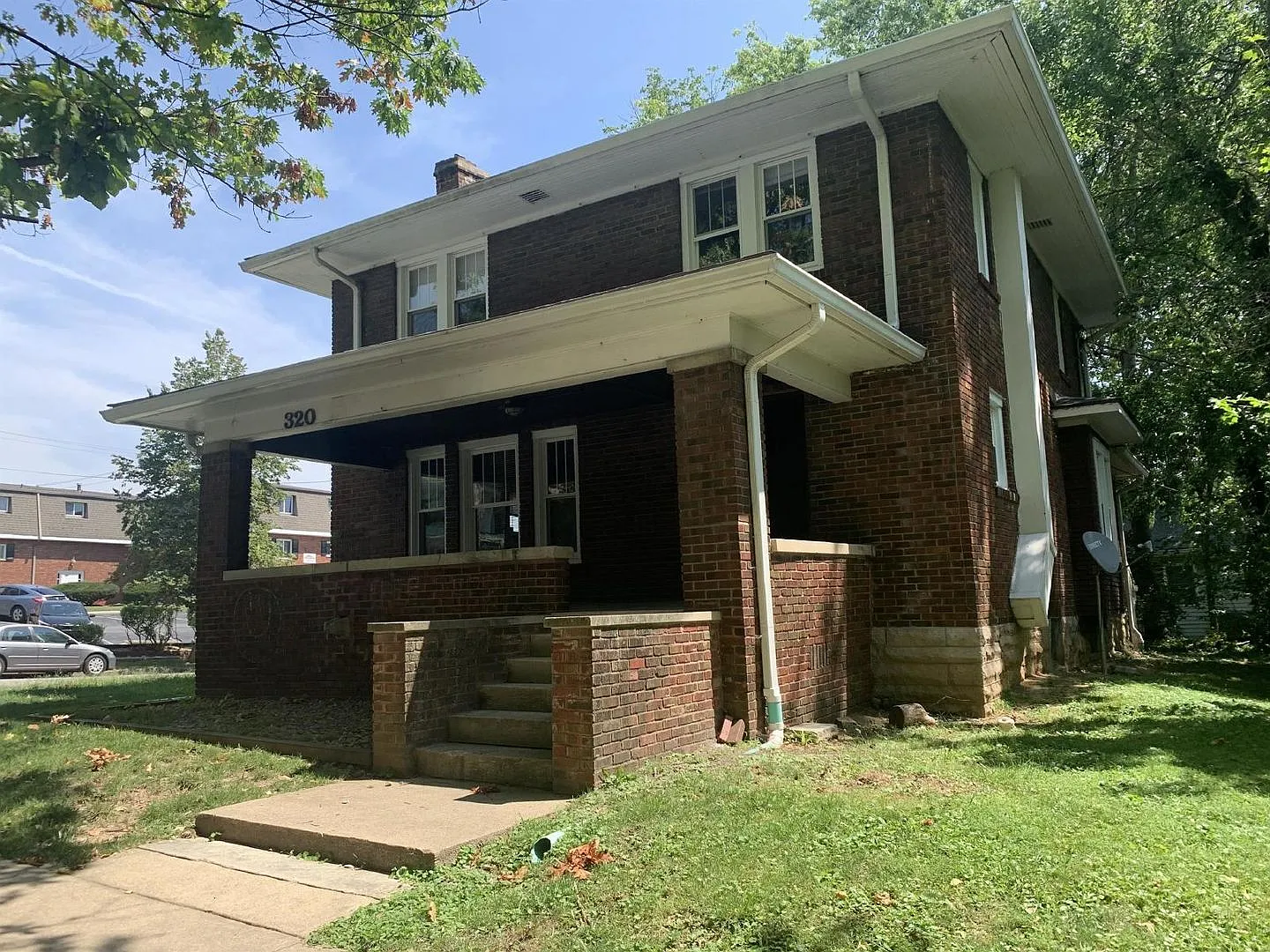 320 N. Lincoln — Photo 2