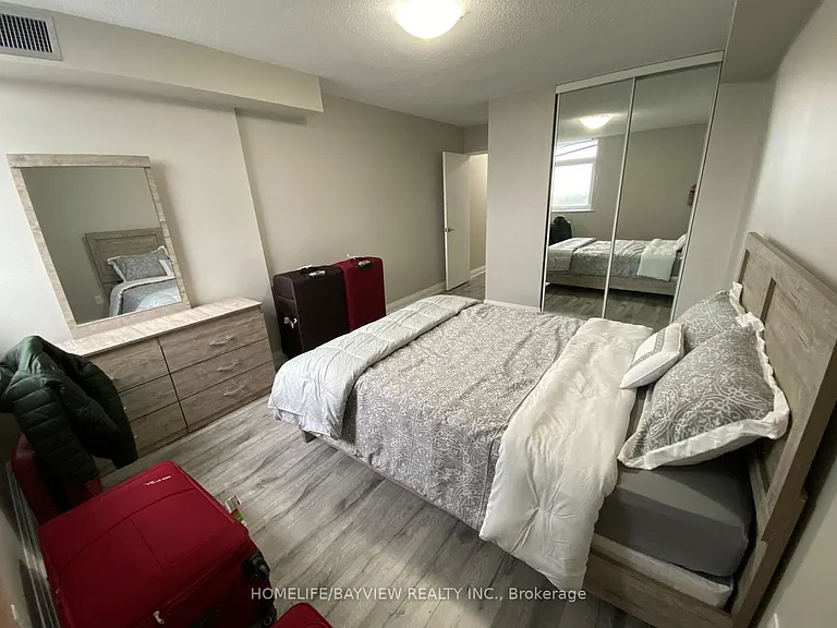 7811 Yonge St #1207 — Photo 14