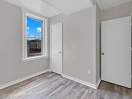 84 2nd St #4 — Photo 5