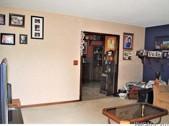 4th image of 484 S Walnut St #10