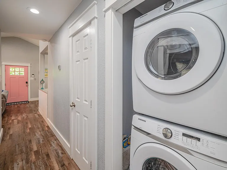 511 N Racine St — Photo 20