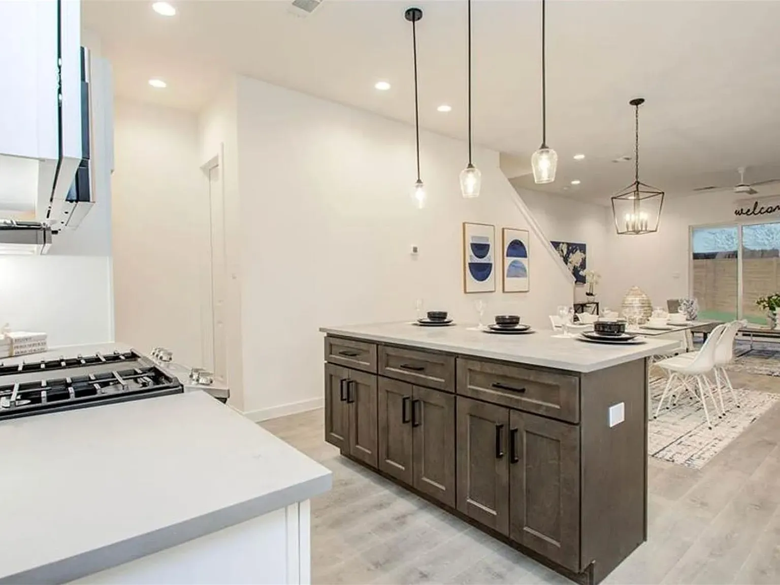 3 bed, 2.5 bath, 2060 sqft, $3,000 — Photo 3