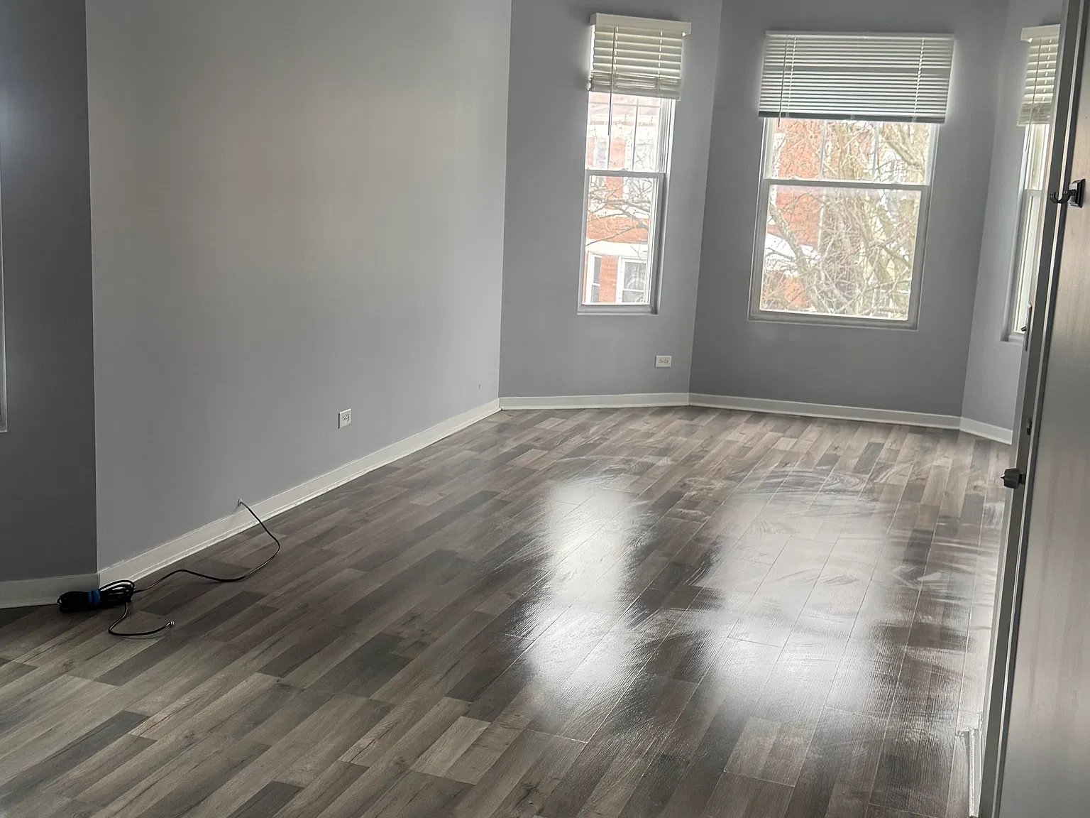 1525 S 49th Ave — Photo 1