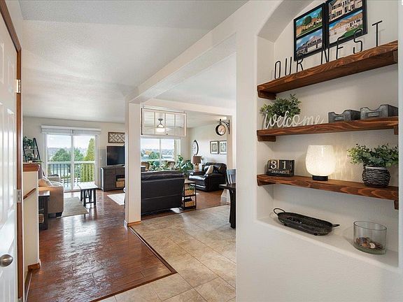 4th image of 5904 Velonia Dr