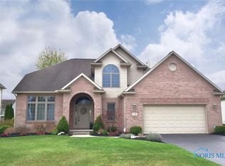 2541 Spruce Loop Rd, Sylvania, OH 43560