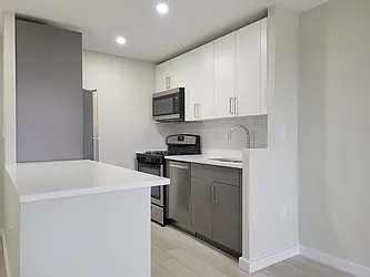 829 Greenwood Avenue