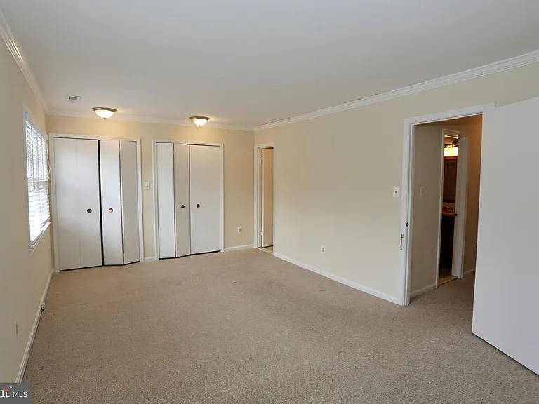 2215 N Somerset St — Photo 12