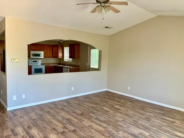 24211 B Tupelo — Photo 2