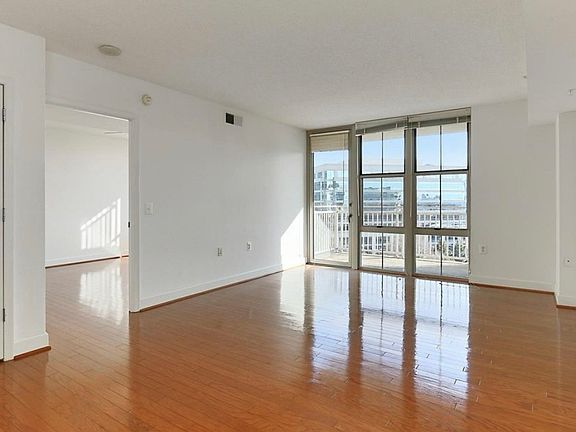 5th image of 11800 Sunset Hills Rd Unit 1018