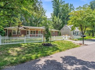 5728 Oak Rd, Knoxville, TN 37918