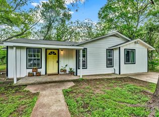 111 China St, Center Point, TX 78010