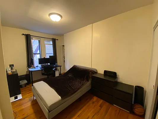 Rented by Mdays Realty | media 22