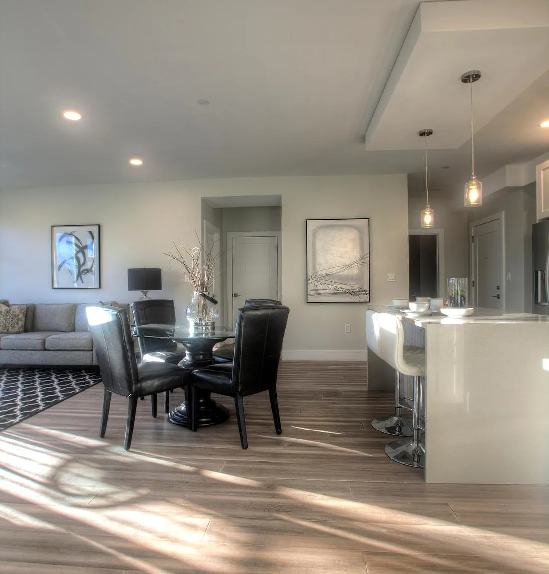 2 bed, 1347 sqft, $2,995 — Photo 3