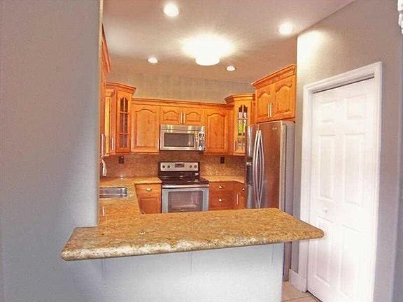 4th image of 10813 NW 51st Ln #0000