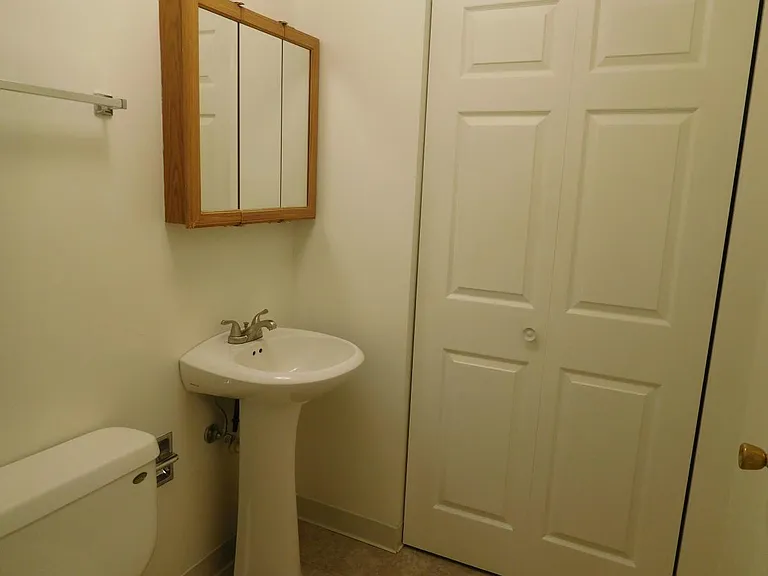 809 Pekin Ave — Photo 9