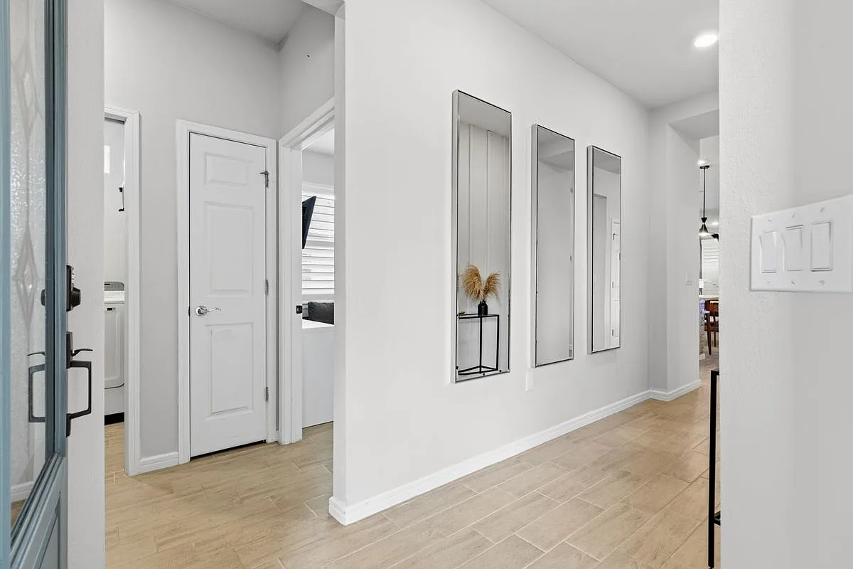 3 bed, 2.0 bath, 1584 sqft, $2,595 — Photo 4