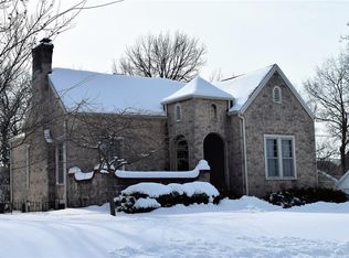 2625 Meadowbrook Dr SE, Cedar Rapids, IA 52403